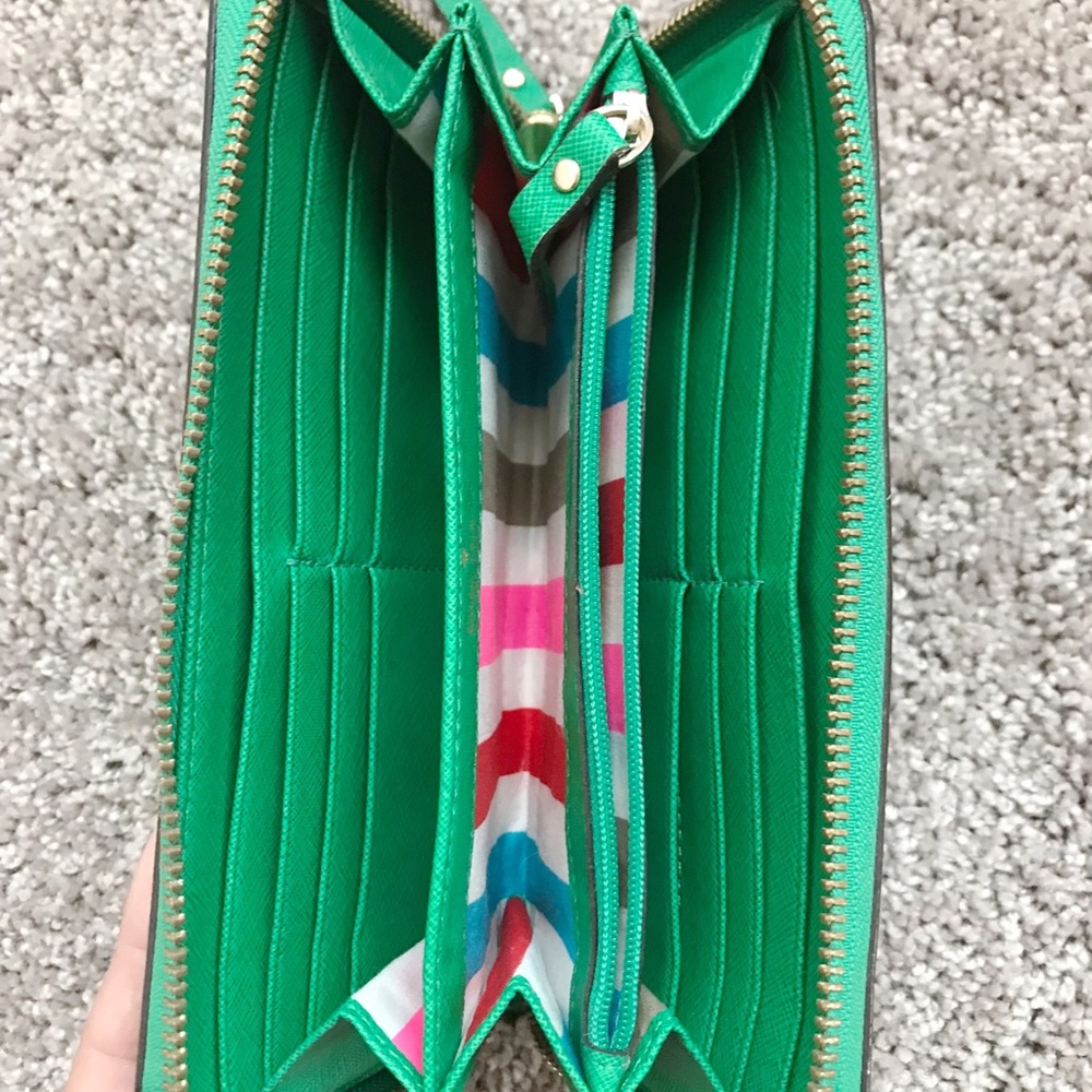 Green Kate Spade wallet - Picture 5 of 5